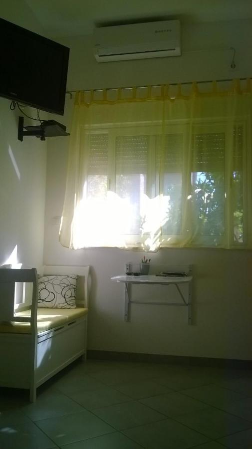 Apartman Renata 오미스 외부 사진
