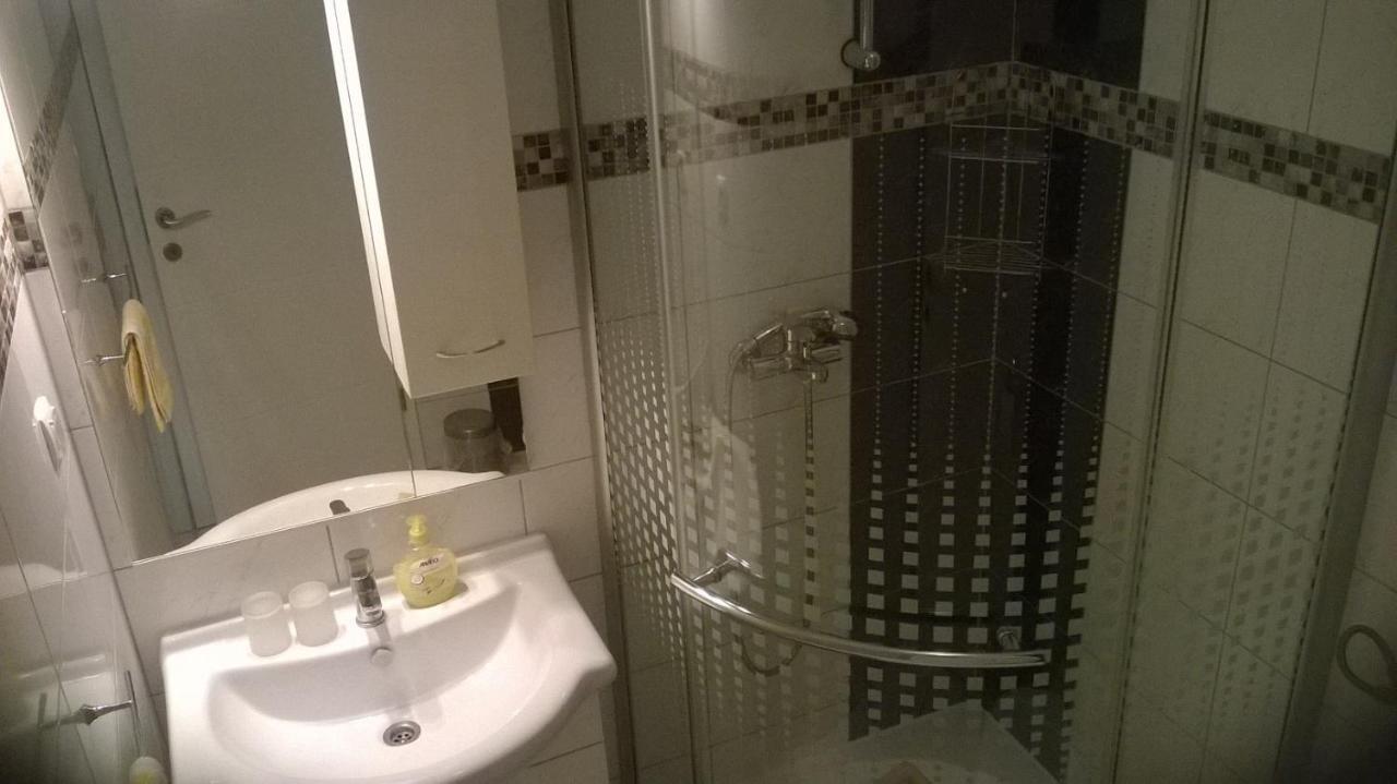 Apartman Renata 오미스 외부 사진